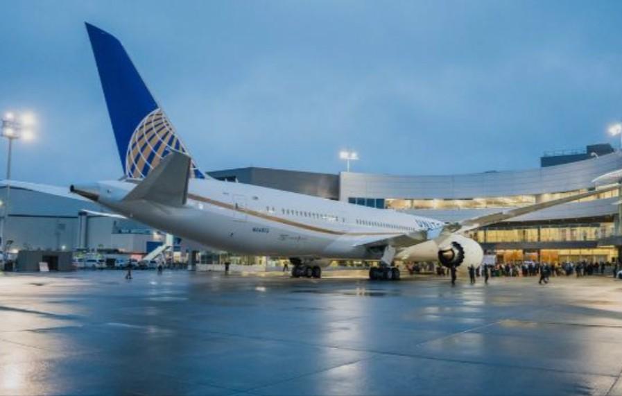 united airlines flight ua82 emergency
