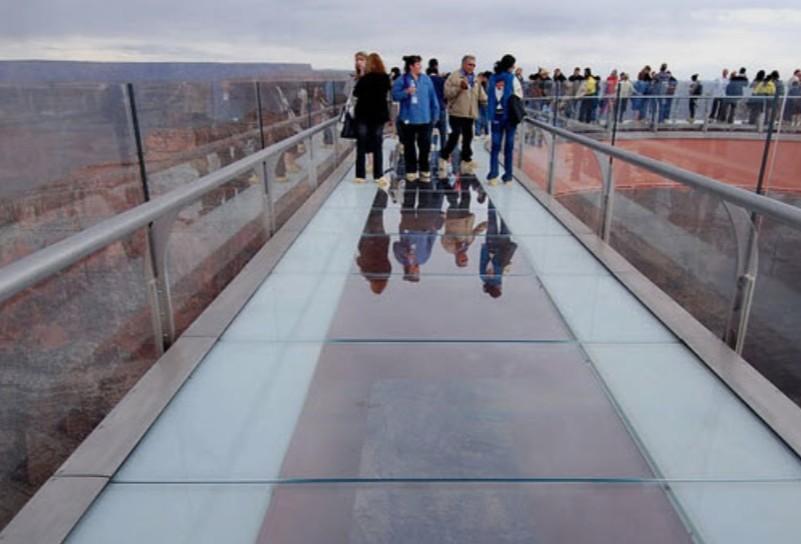 glass overlook grand canyon